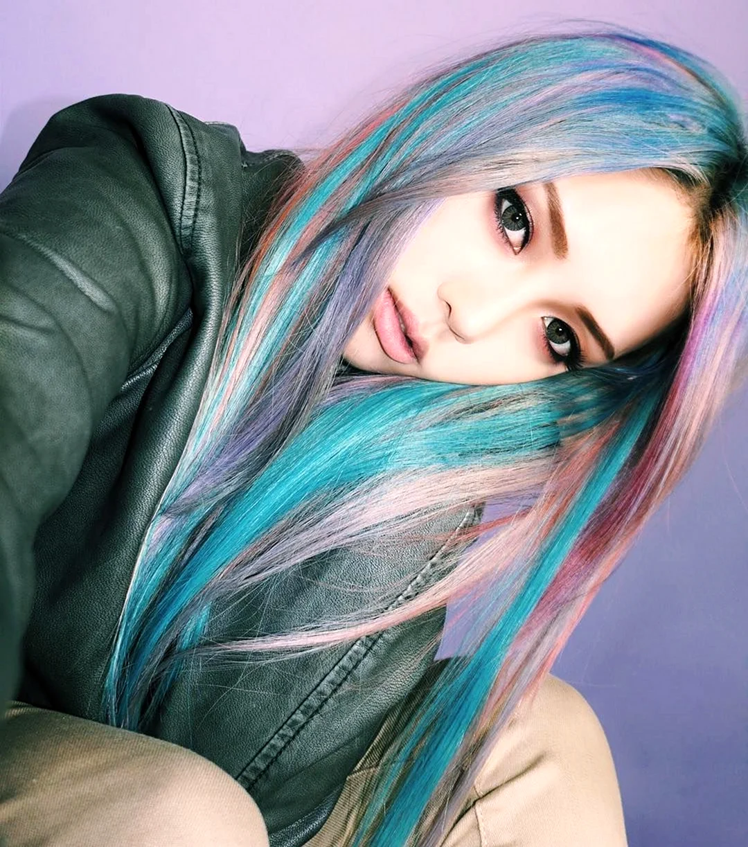Азиатские девушки с цветными волосами