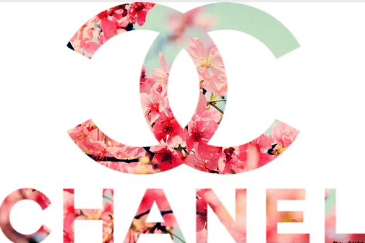 Chanel белый фон