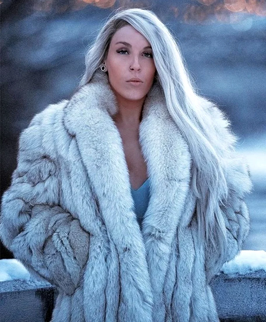 Даниелла Димитровска fur Coat