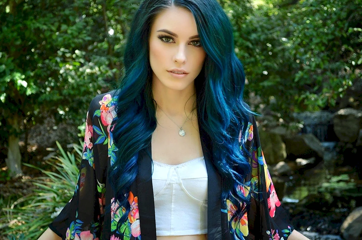 Lauren Calaway Blue hair
