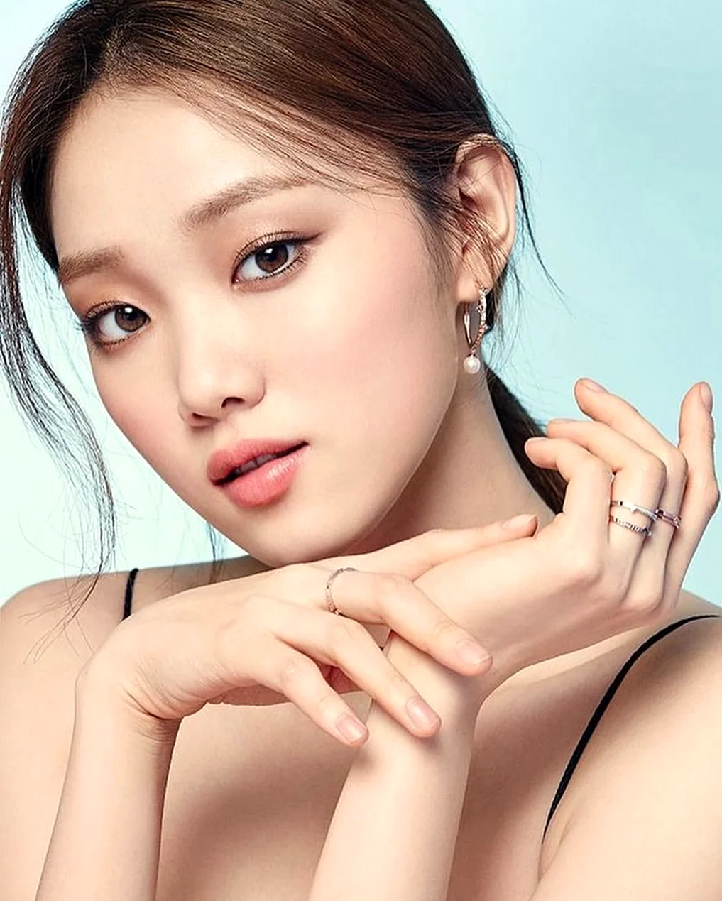 Lee Sung-Kyung нос