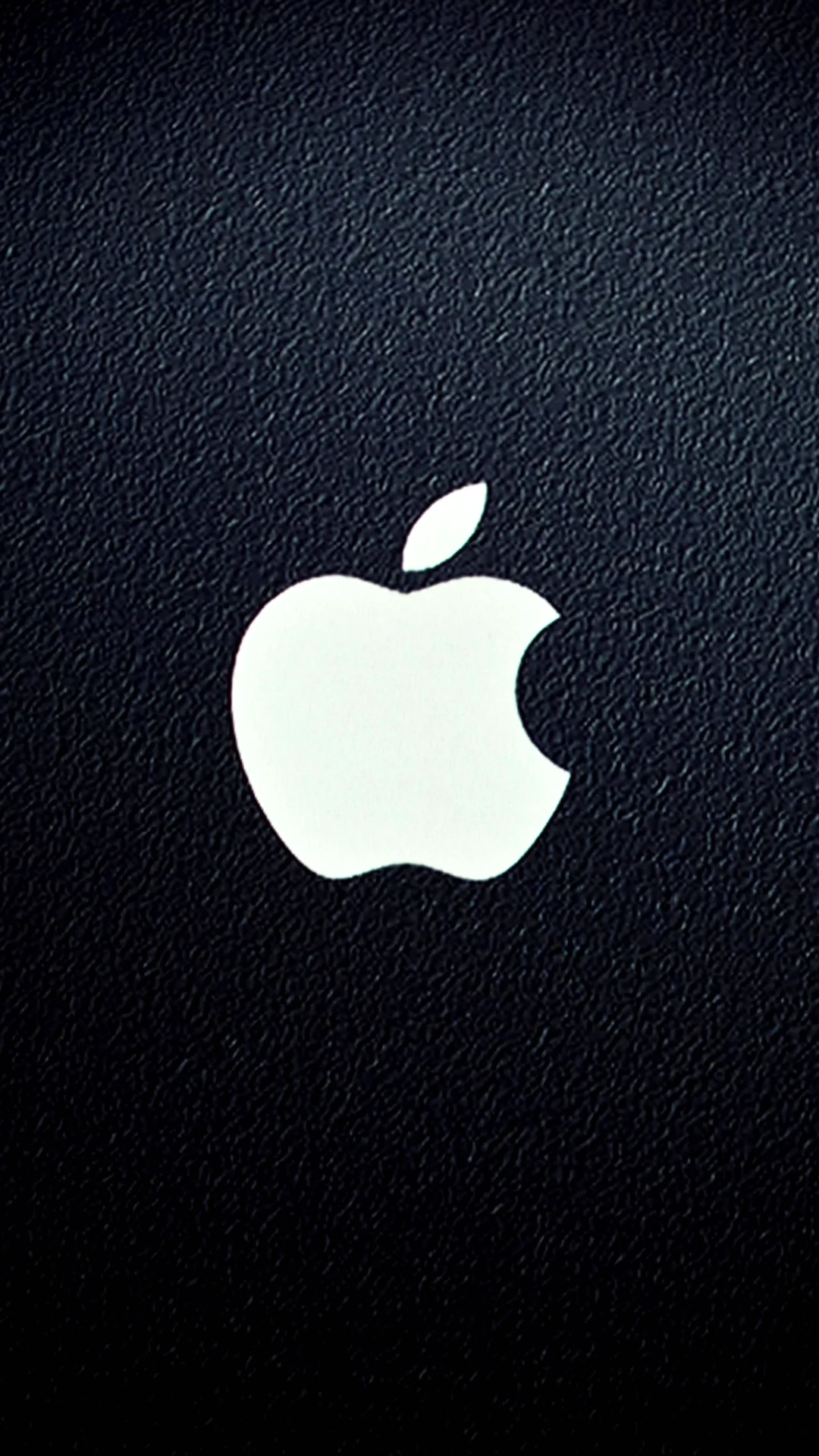 Логотип Apple на белом фоне