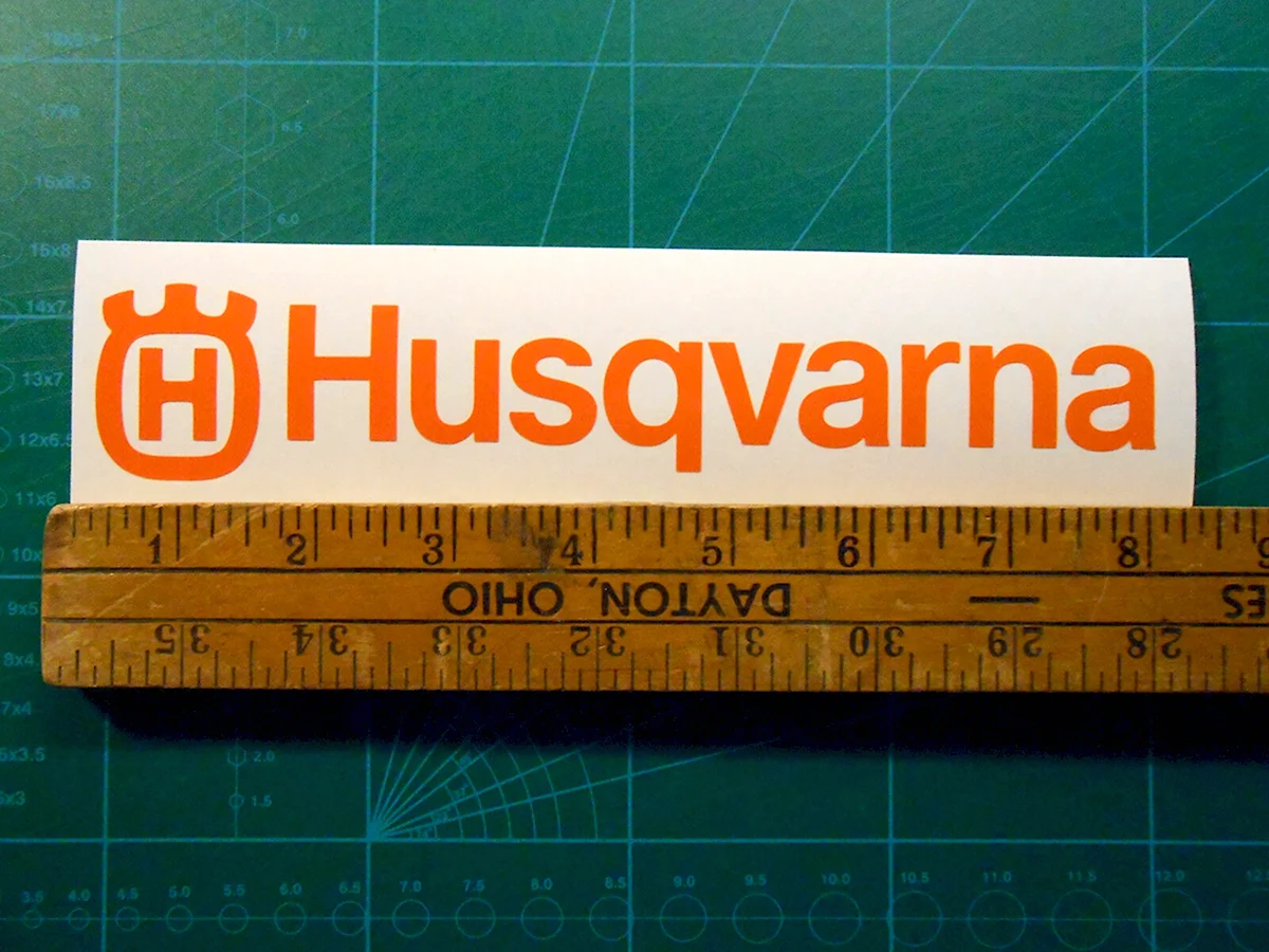Логотип Husqvarna наклейка