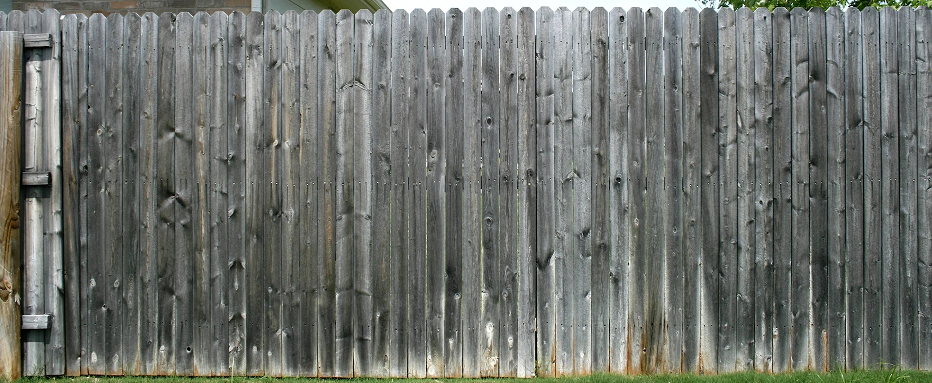 Старый дощатый забор