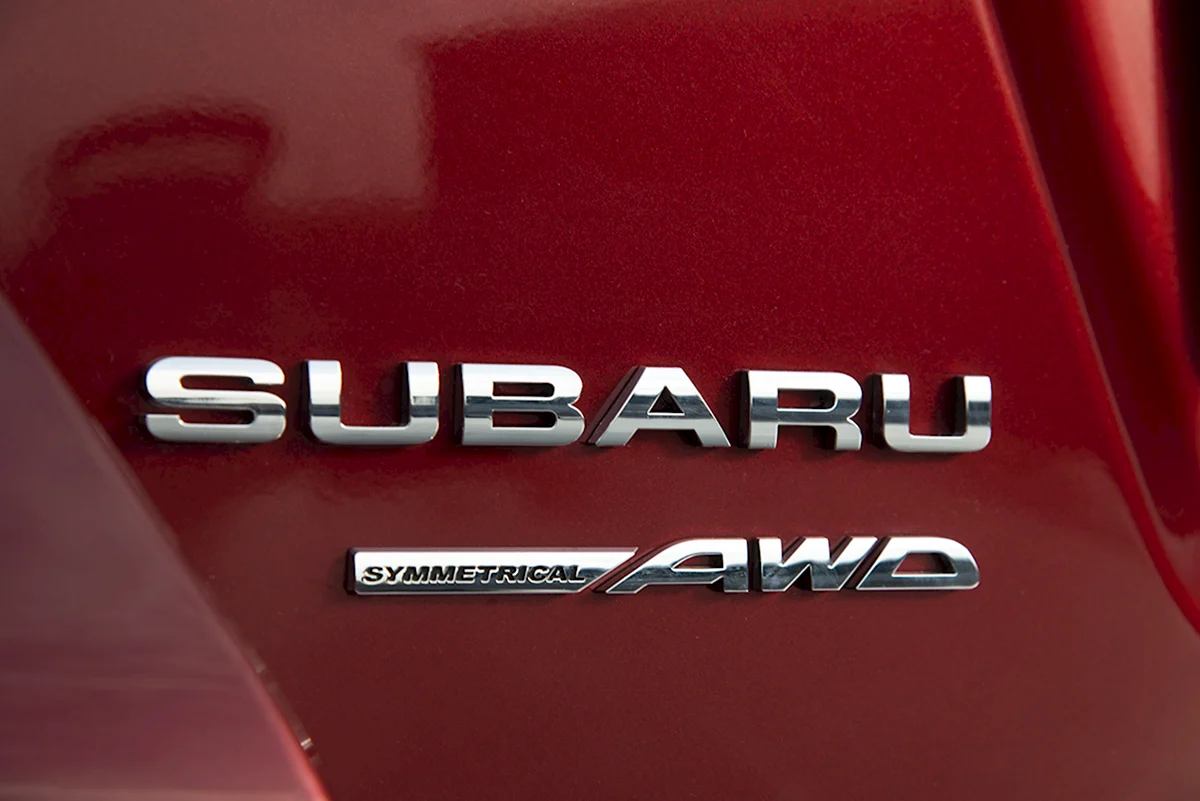 Subaru надпись