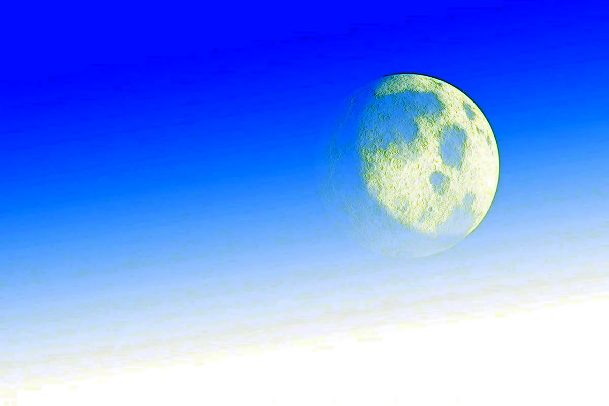 Светлая Луна