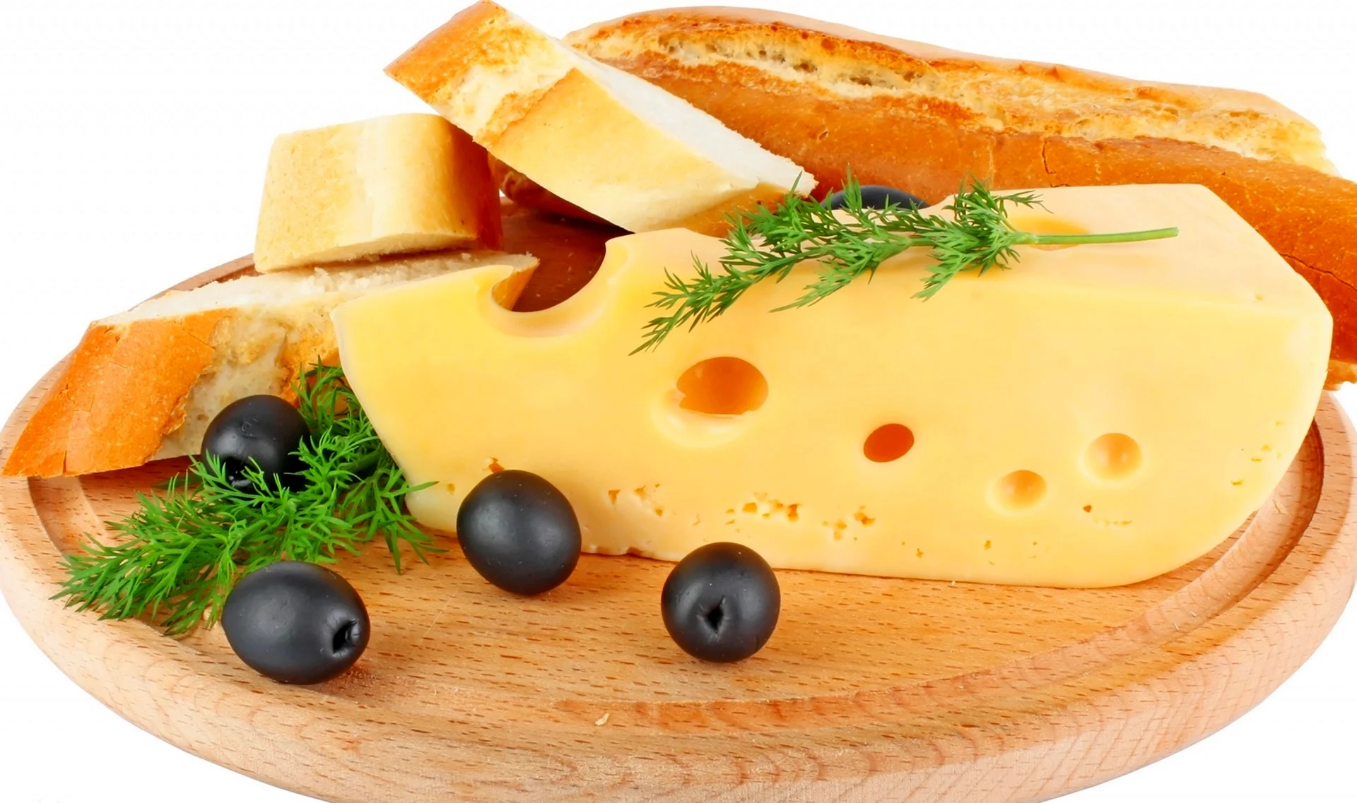 Сыр на белом фоне