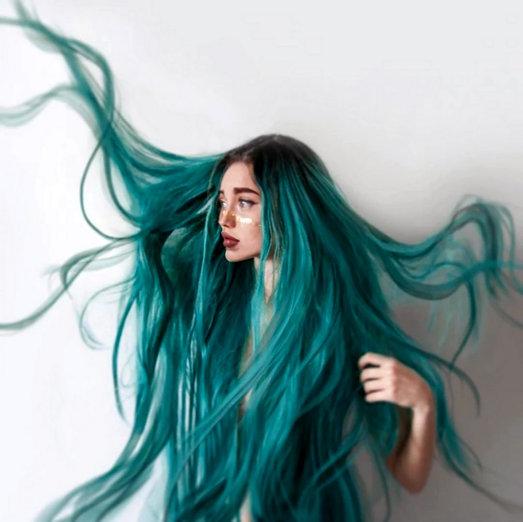 Зелëнык длинные волосы