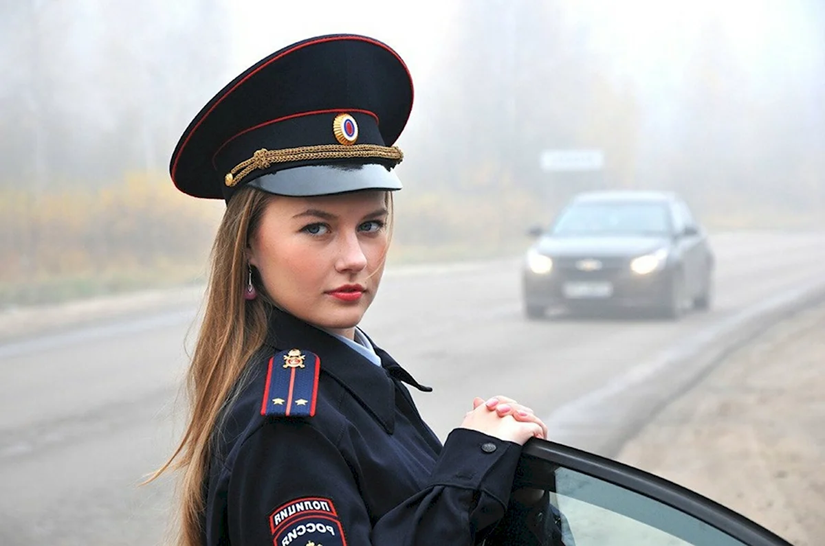 Женщина полицейский